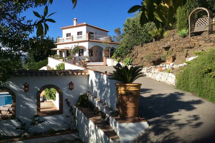 Villa für 8 Personen, mit Garten und Balkon - 1
