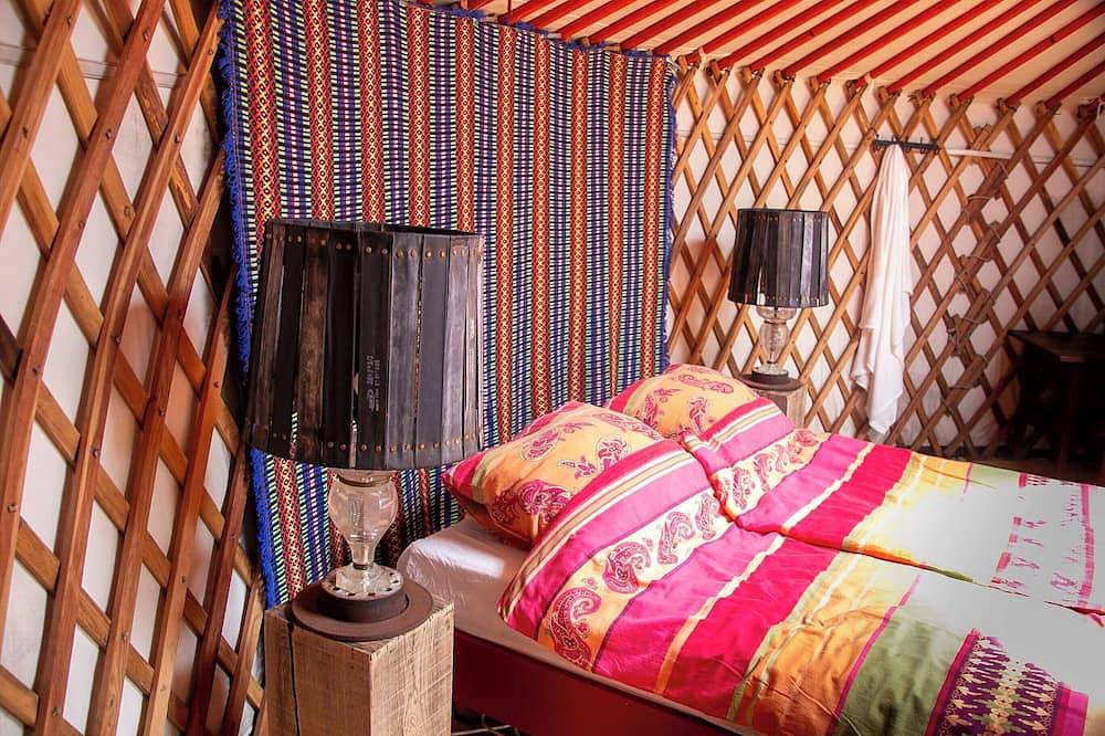 Yurt de Arbigny romantic overnight stay in a Mongolian tent in Arbigny-sous-Varennes, Haute-Marne