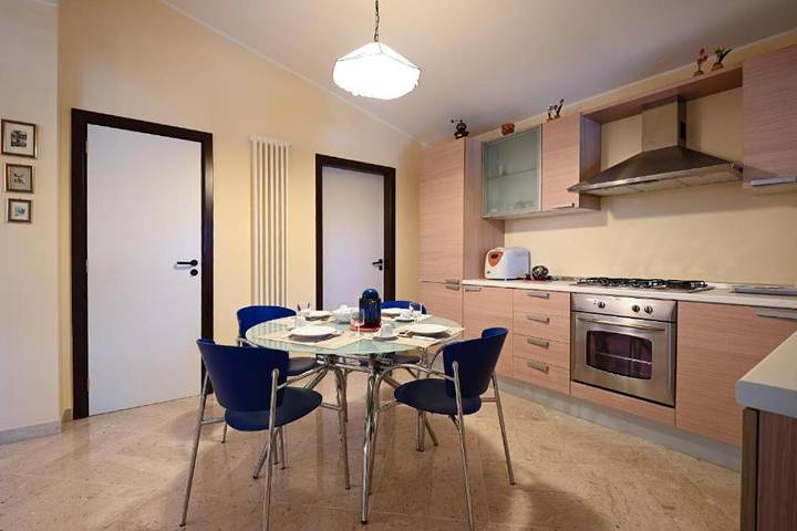 Maison d’hôte pour 4 personnes, avec jardin et vue, adapté aux familles à Noci - 2