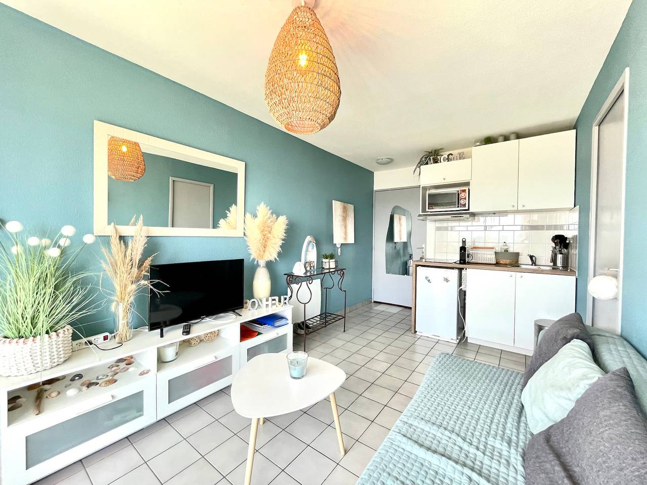 Ganze Wohnung, 2-Zimmer-Wohnung mit Garage und Pool in Sète in Mont Saint-Clair, Sete