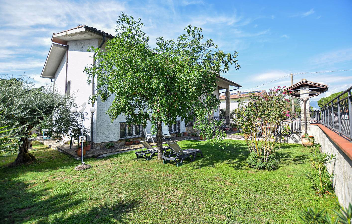 Acogedor apartamento con jardín y aparcamiento | Cerca de Tavola Calda Z3 in Pistoya, Provincia de Pistoia