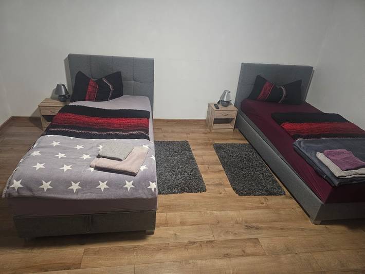 Ganze Ferienwohnung, Schöne Vollausgestattete Monteurs- Gästewohnung in der Gartenstadt Leuna und nähe Geiseltalsee / 2409 in Leuna, Saale-Unstrut