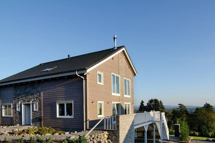 Chalet voor 18 personen, with sauna and balkon as well as whirlpool and tuin in Durbuy