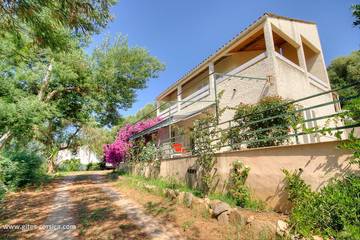 Gîte pour 4 personnes, avec jardin et terrasse, animaux acceptés à Alata