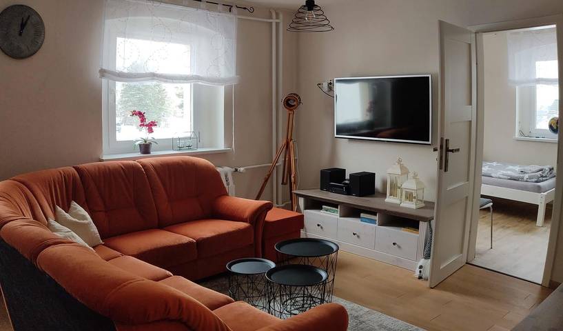 Apartamento vacacional entero, Appartement/Fewo, Dusche, Wc, Wohn-/Schlafraum in Altenberg, Montañas Este Ore
