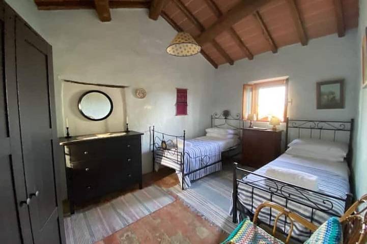 Gorgeously restored tranquil farmhouse in Castiglione del Lago, Lac Trasimène