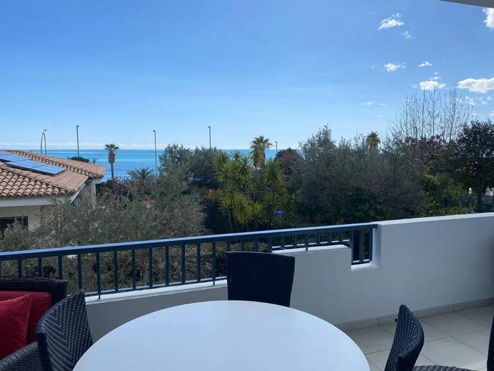 Appartamento per 3 persone, con terrazza e giardino a Montauro