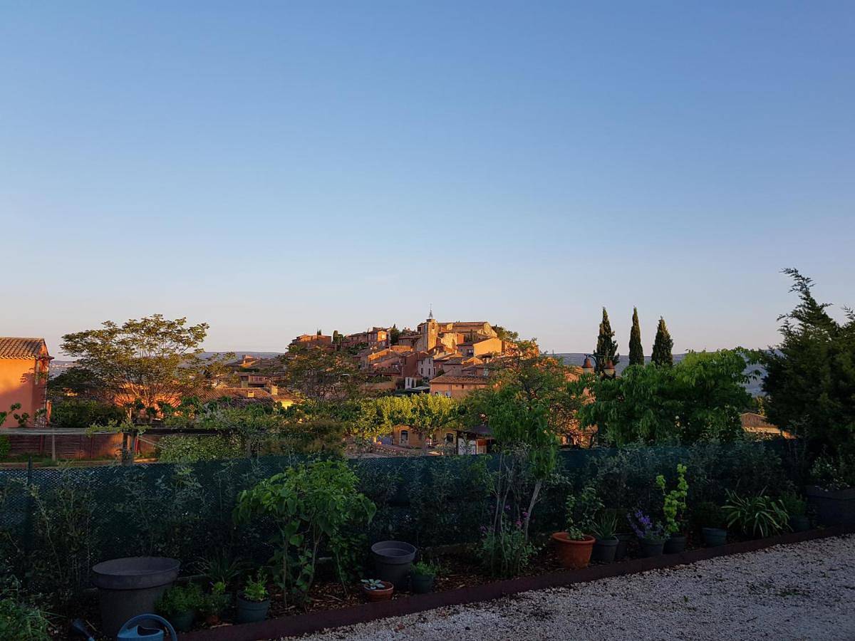 Chambre du sentier des ocres in Roussillon, Parc naturel régional du Luberon