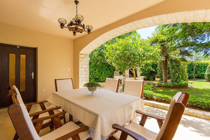 Entire apartment, Tolle Ferienwohnung mit atemberaubenden Garten und Haustiere sind auch erlaubt in Pula-Medulin, Pula