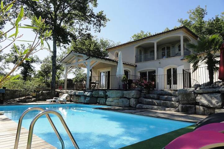 Villa pour 12 personnes, avec terrasse et jardin - 1