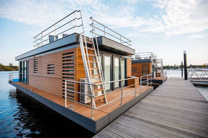 Woonboot voor 4 personen, met zwembad en terras in Bergen (Limburg)