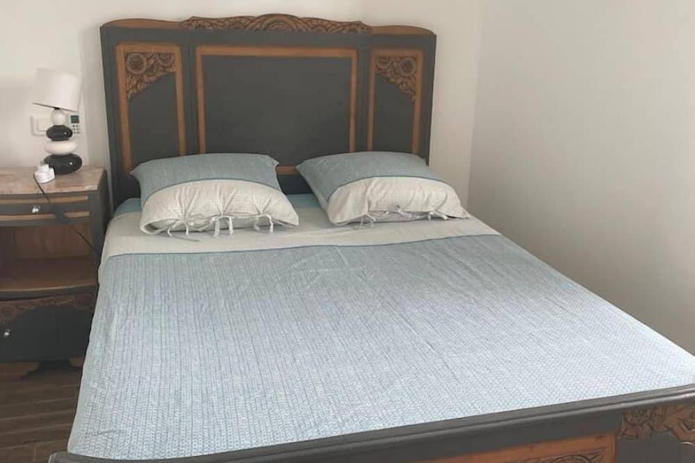 Maison Accueillante Avec Parking Gratuit sur Place in Condat-sur-Vienne, Limoges region