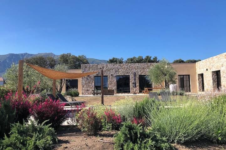 Location de vacances pour 8 personnes à Occhiatana