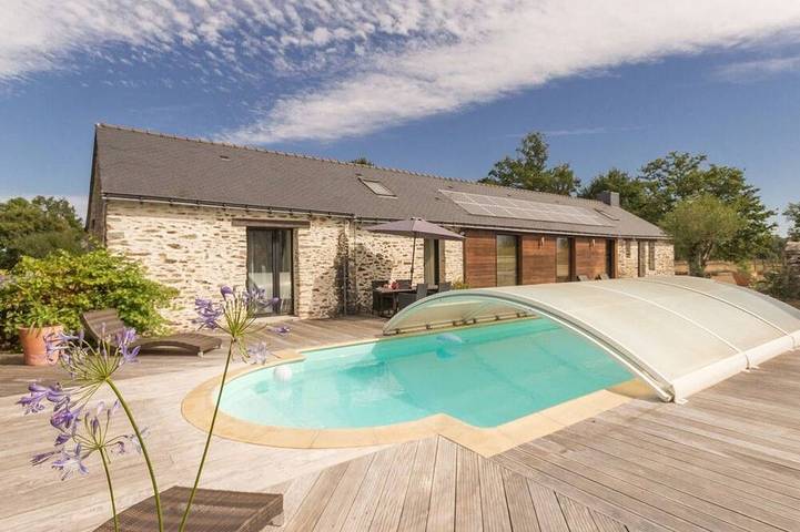 Gîte pour 4 personnes, avec piscine ainsi que terrasse et jacuzzi, animaux acceptés