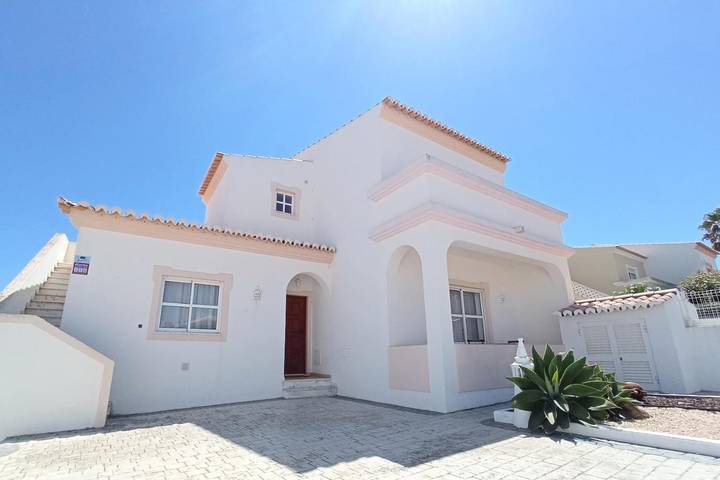 Villa para 16 pessoas, com Varanda e Terraço e ainda Jardim and Piscina infantil em Alvor