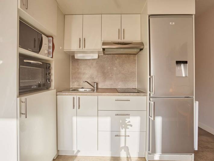Studio entier, Studio lumineux centre-ville, 2 personnes, Wifi, animaux admis in Cazaubon, Gers
