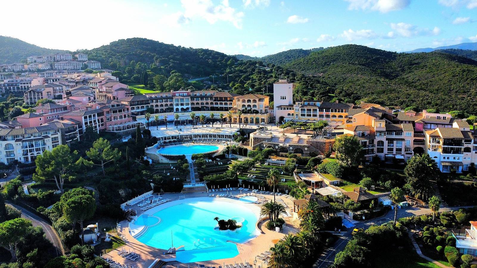 Gehele studio, Studio Appartement 'Cap Esterel' met Uitzicht op de Bergen, Gedeeld Zwembad en Airconditioning in Cap Esterel, Saint-Raphaël