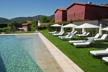 Gîte pour 4 personnes, avec vue ainsi que piscine et jardin à Arouca