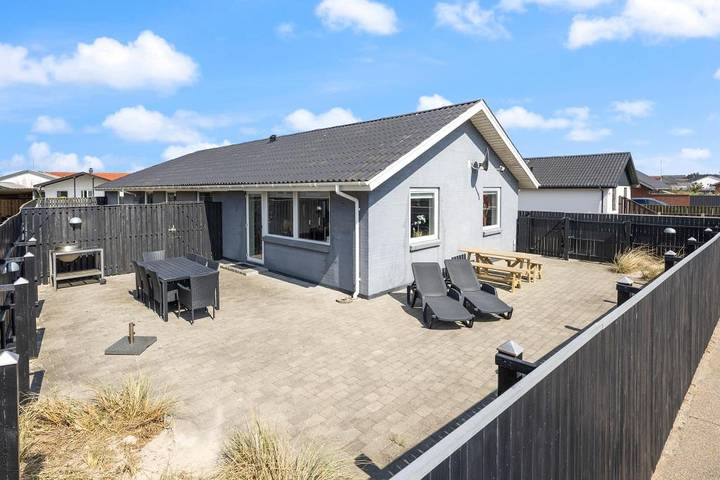 Villa für 8 Personen, mit Balkon/Terrasse - 1