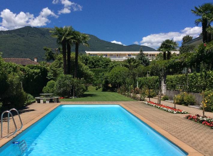Ferienwohnung für 4 Personen, mit Balkon und Garten sowie Pool und Sauna in Ascona