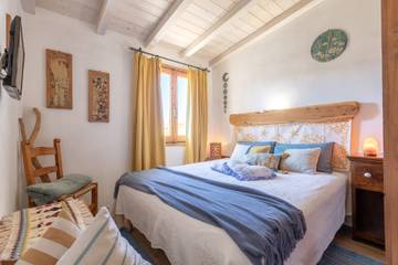 Gîte pour 4 personnes, avec balcon à Isola Rossa