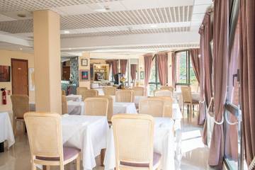 Hôtel pour 3 personnes, avec vue à Plaisir (Yvelines)