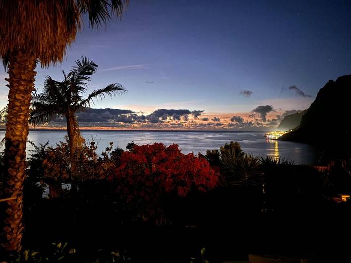 Casa de férias para 3 pessoas, com jardim e vista e ainda piscina em Jardim do Mar
