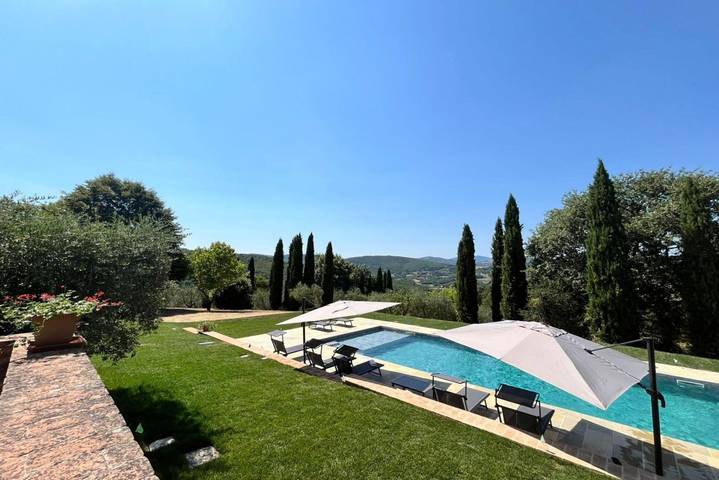 Chalet para 12 personas, con jardín y piscina - 1