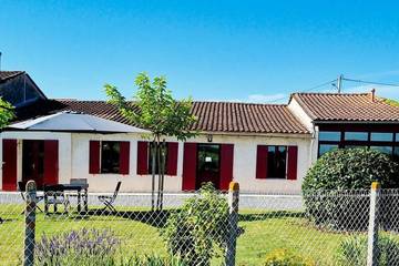 Gîte pour 6 personnes, avec jardin à Cussac-Fort-Médoc