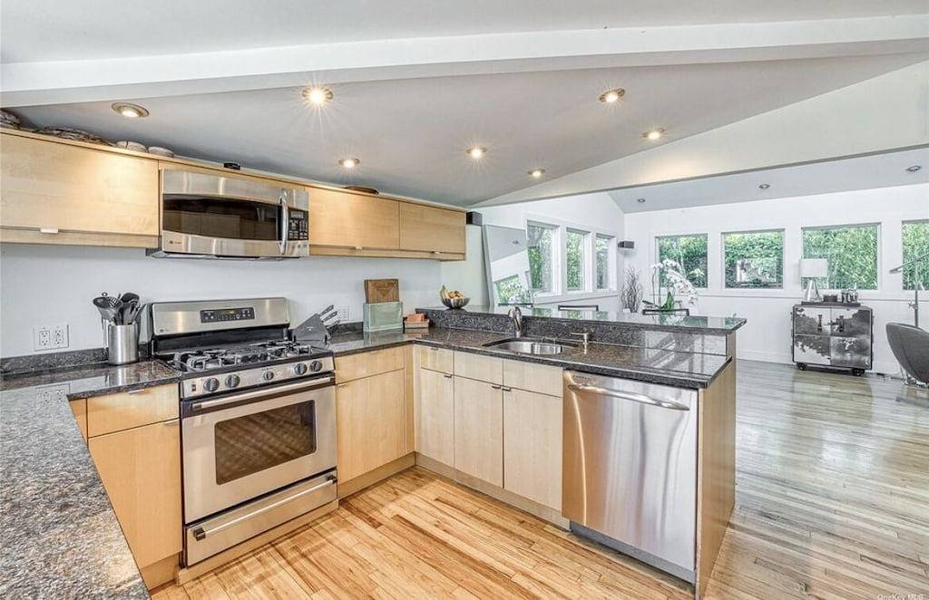 Vacation House for 6 Guests in Fire Island, Suffolk County