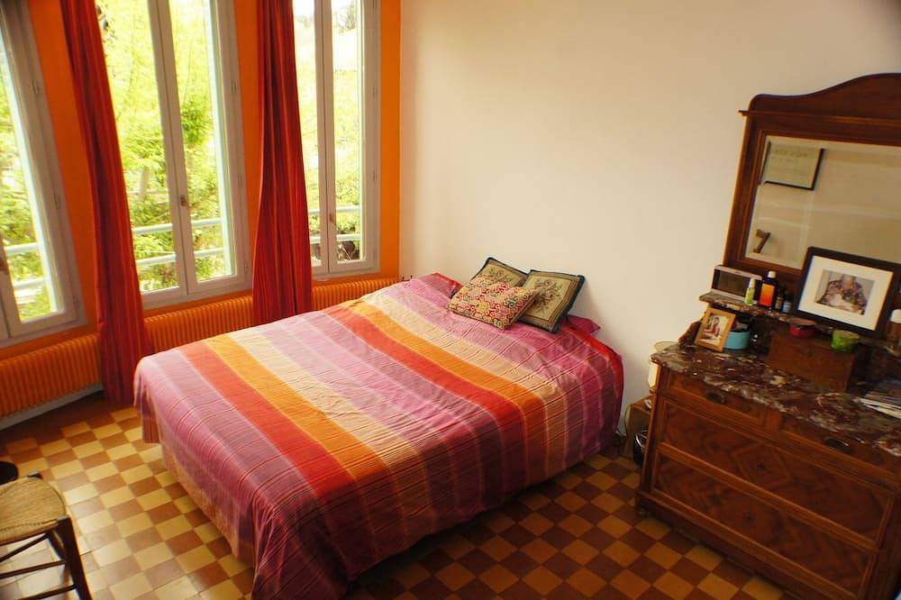 Aix Zen > Ultra Calme Grand jardin fleuri en cœur de ville, et sa piscine Bio ! in Aix-en-Provence, Région d'Aix-en-Provence