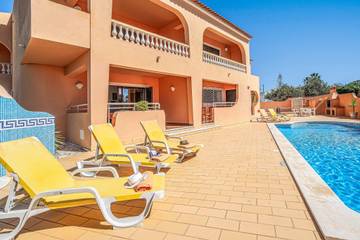 Villa for 4 People in Albufeira, Faro District, Photo 1