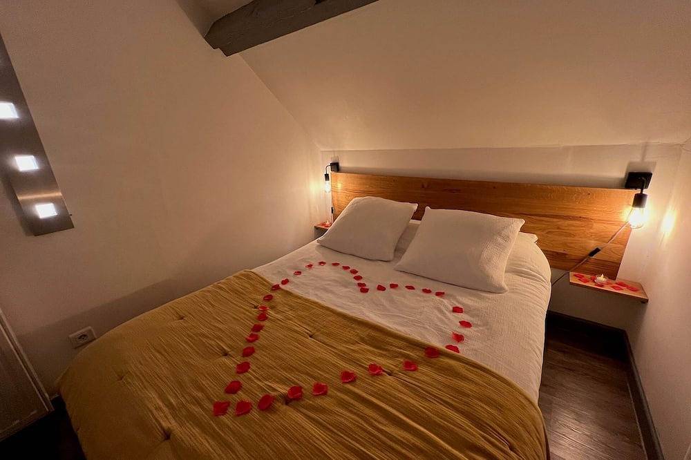 Studio Tournesol : Gîte avec Spa Privatif à Sarlat in Sarlat-la-Canéda, Périgord Noir