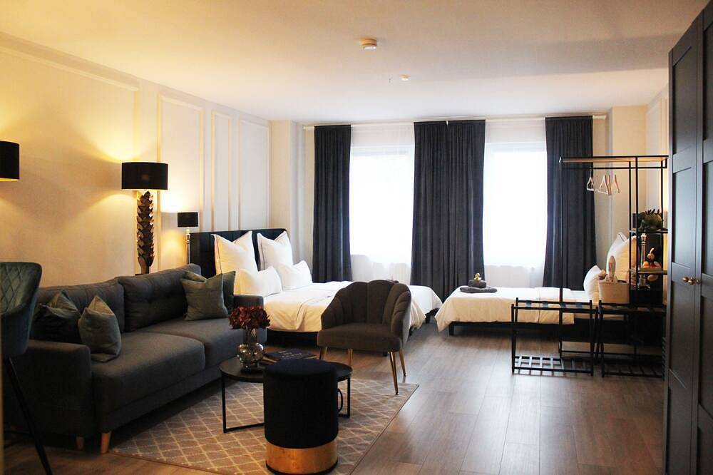 Ganze Wohnung, R B Apartment Hamburg Business | 1-5 Personen | Waschtrockner | Parkplatz frei in Hamburg-Nord, Hamburg