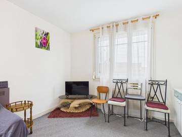 Gîte pour 4 personnes, avec jardin à Romilly-sur-Seine