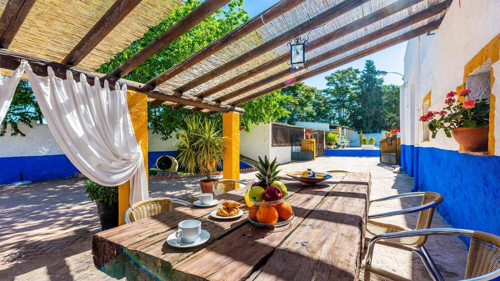 Maison de campagne 'Cortijo La Vega Archidona' avec vue sur la montagne, Wi-Fi et climatisation in Archidona, Province de Málaga