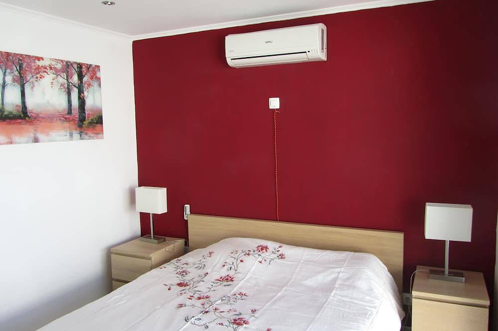 Beautiful villa with large outdoor kitchen for max. 10 people, swimming pool, air conditioning and wifi in Ciudad Quesada, Rojales