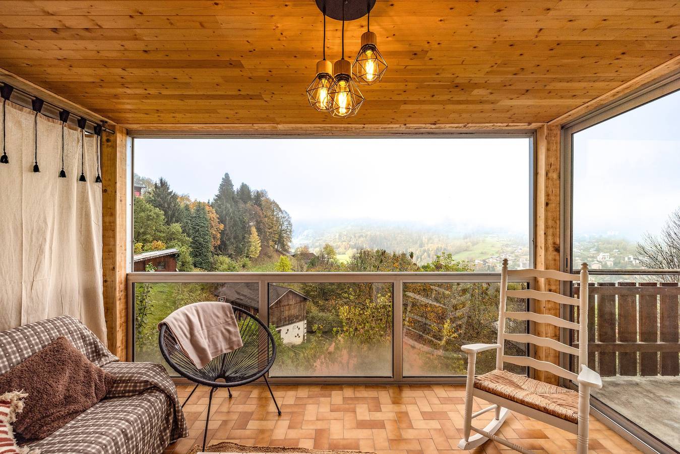 Appartement entier, Appartement "L'alpette" avec vue sur les montagnes, terrasse privée et Wi-Fi in Saint-Gervais-les-Bains, Pays du Mont-Blanc