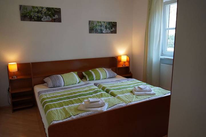 Ferienhaus für 7 Personen, mit Whirlpool und Terrasse sowie Garten und Pool in Wiesenttal - 4