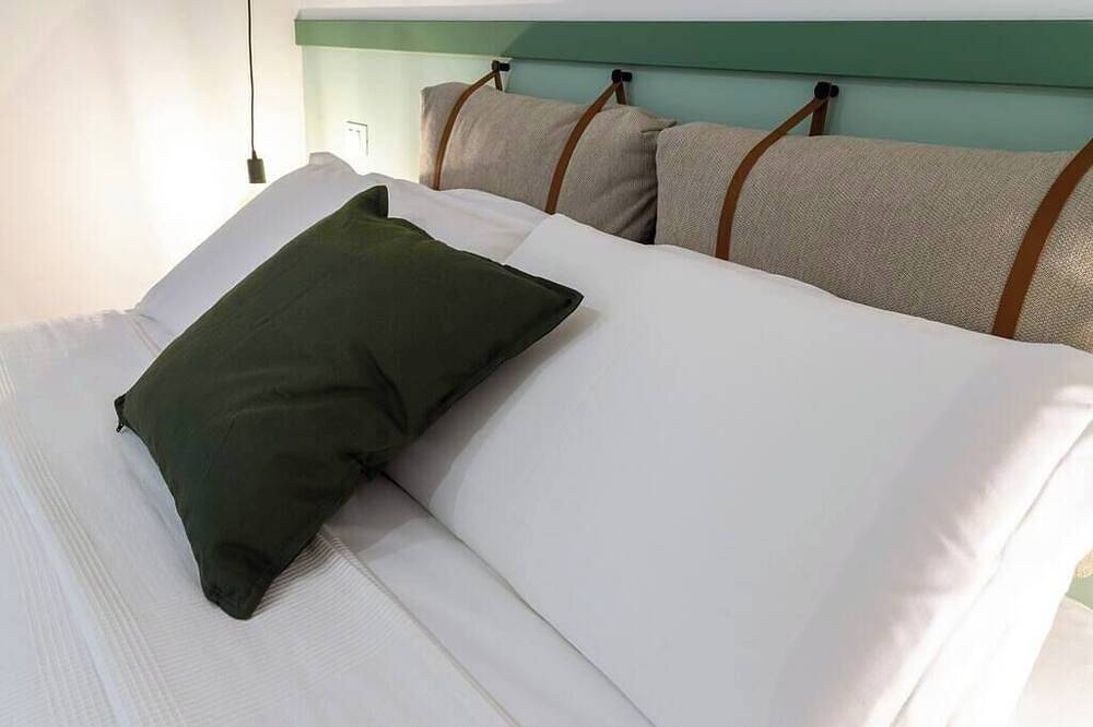 Appartamento intero, Stylish apartment with an arty touch  Fast Wifi in Trieste, Carso