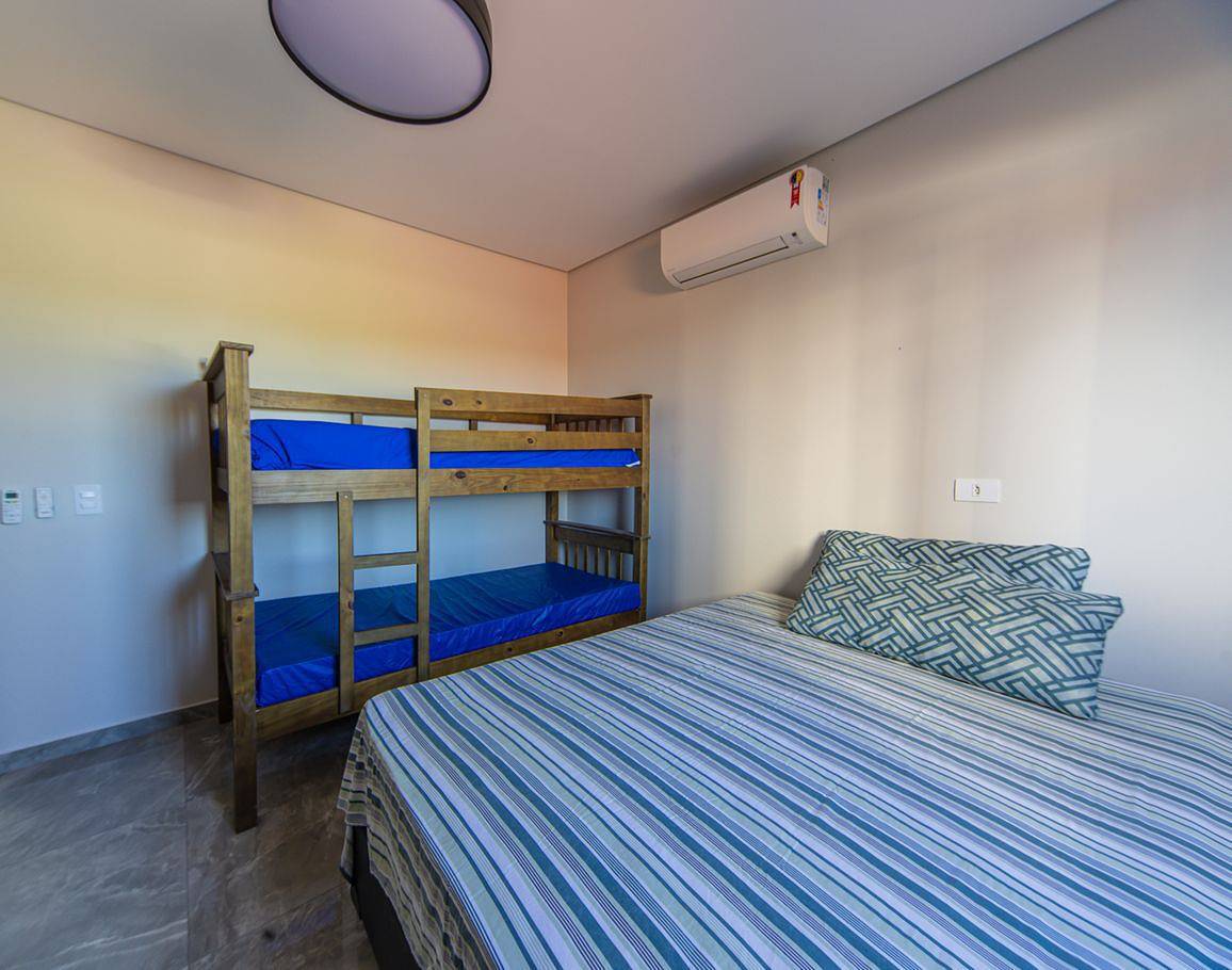 Ferienhaus für 15 Personen mit Terrasse in Vila Mirim Praia Grande, Praia Grande
