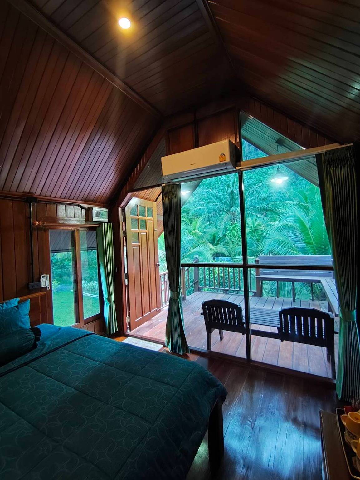 Charmantes Ao Luek Tai Retreat mit atemberaubender Aussicht in Krabi Provinz