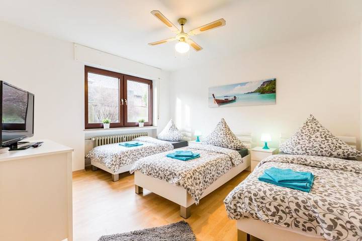 Ferienwohnung für 9 Personen, mit Balkon in Dormagen