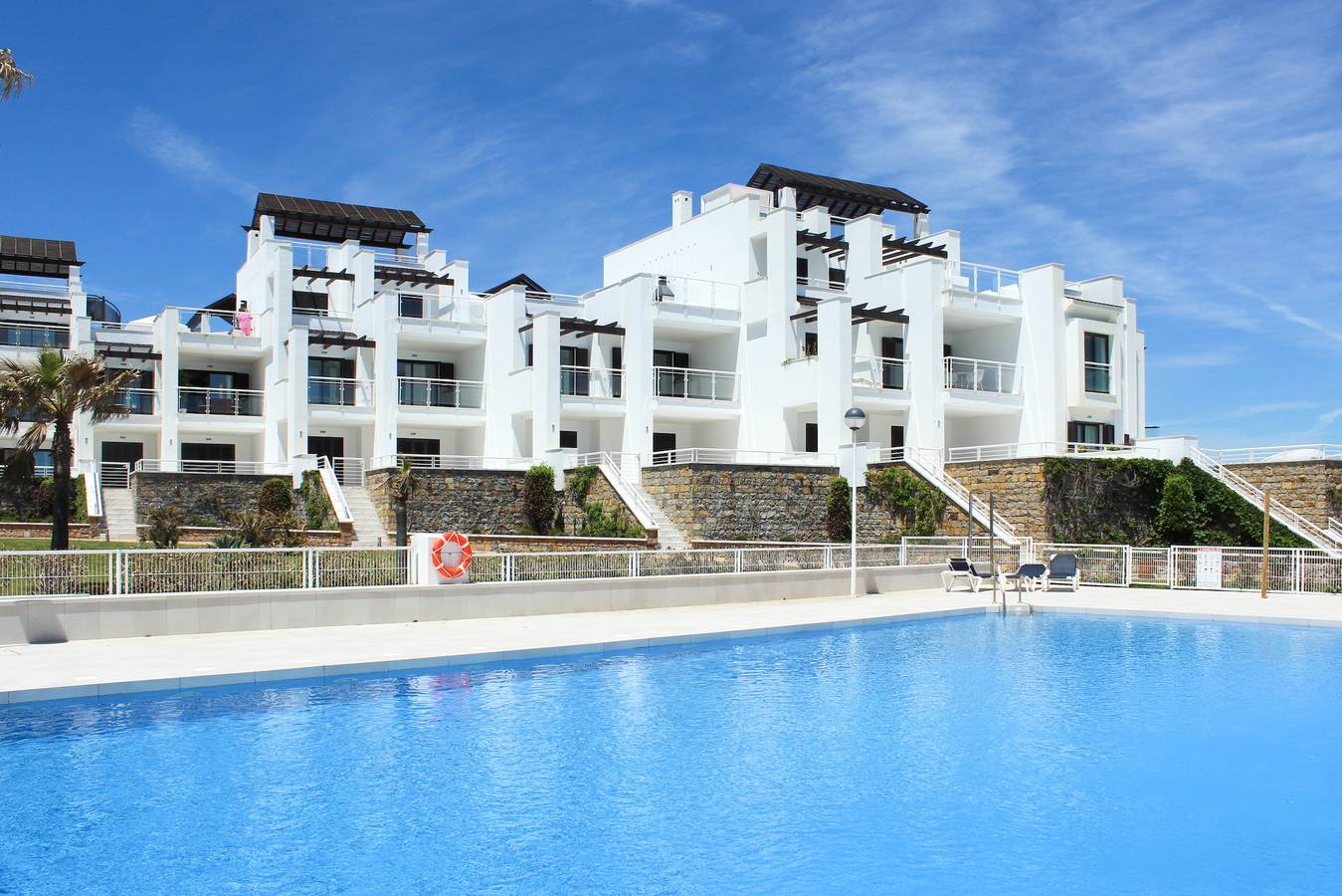 Apartamento entero, Ático frente al mar con vistas al mar, Bañera de hidromasaje, Barbacoa in Casares del Mar, Casares