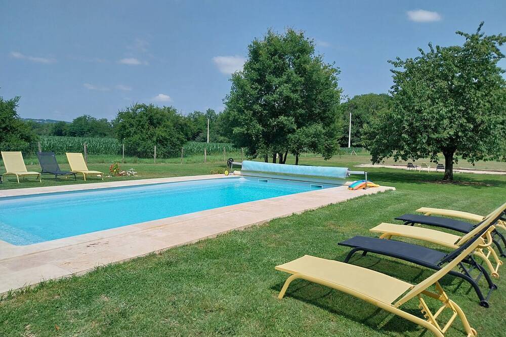 Gîte atypique 4★ - Piscine, terrasse et salle de jeux in Feugarolles, Région de Nérac