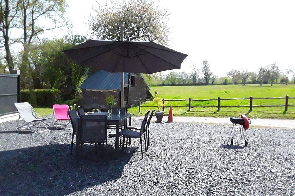 Gite dizeau in the countryside peaceful location only 15 mins from the sea. in Ver, Coutances und Umgebung