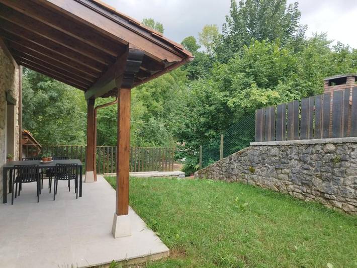 Casa rural para 4 personas, con Balcón y Terraza además de Jardín y Vistas en Onís - 2
