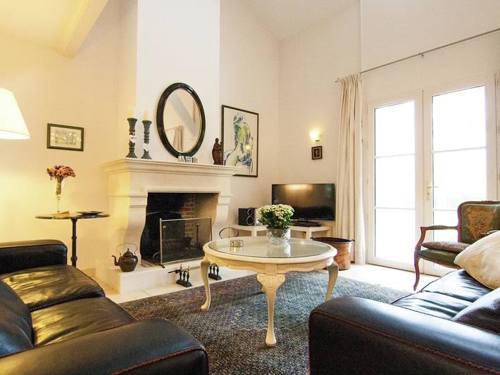 Rouzède Villa with Pool in Rouzède, Charente