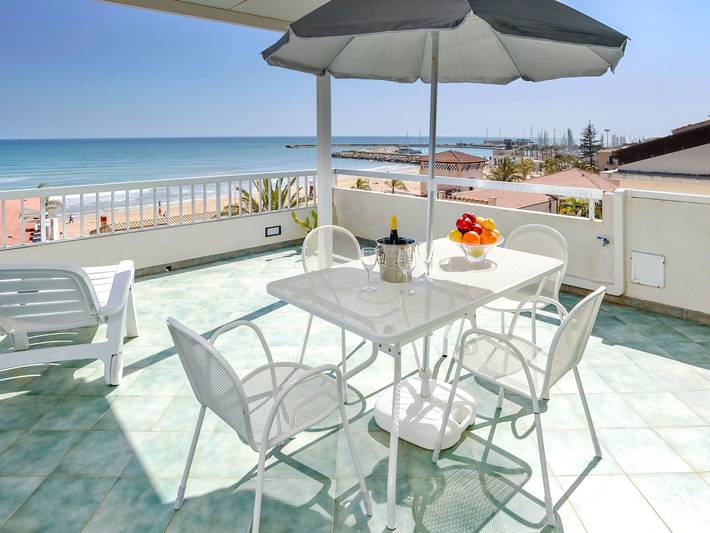 Ferienwohnung für 4 Personen, mit Terrasse in Marina di Ragusa