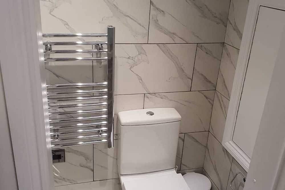 Apartamento entero, It a one bedroom studio apartment with a free parking and close to train station in Bexley, Londres